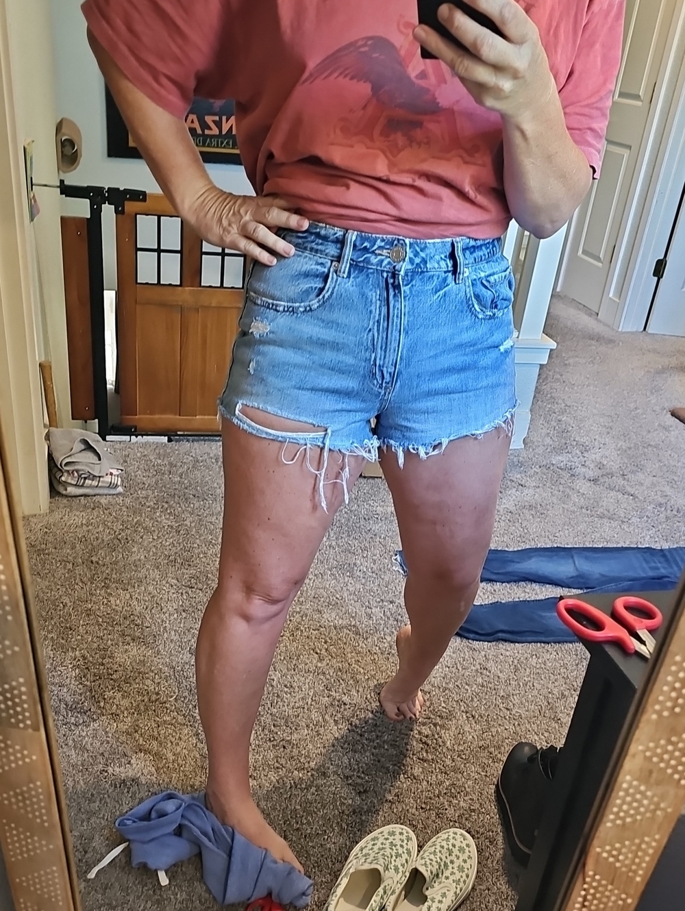 STUNNING GARAGE HI RISE FESTIVAL DISTRESSED DENIM SHORTS